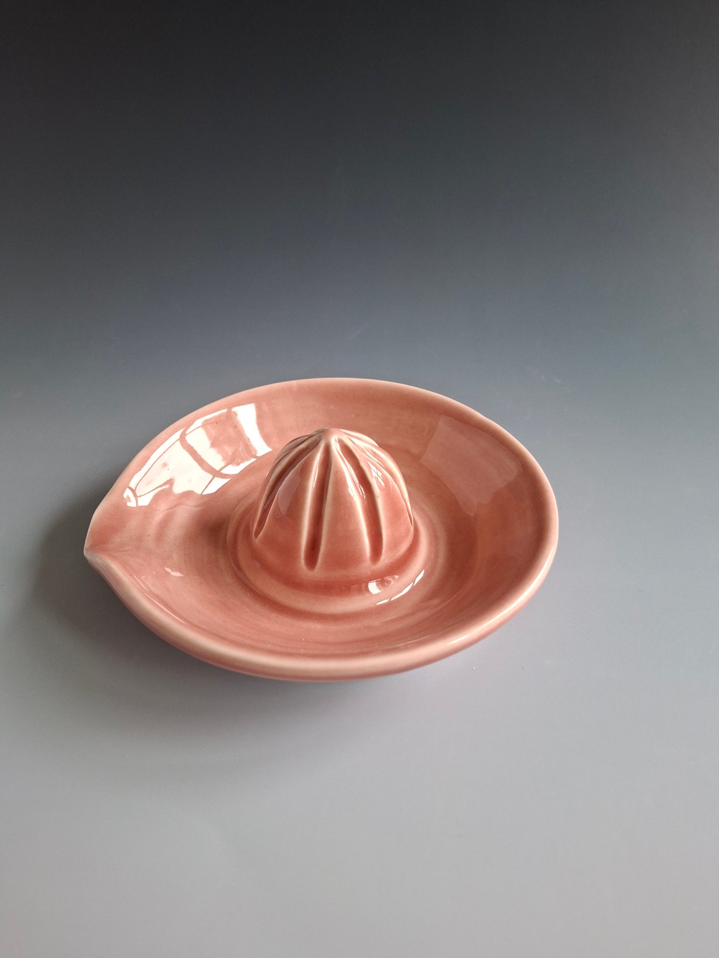 Dusky Pink Lemon Juicer